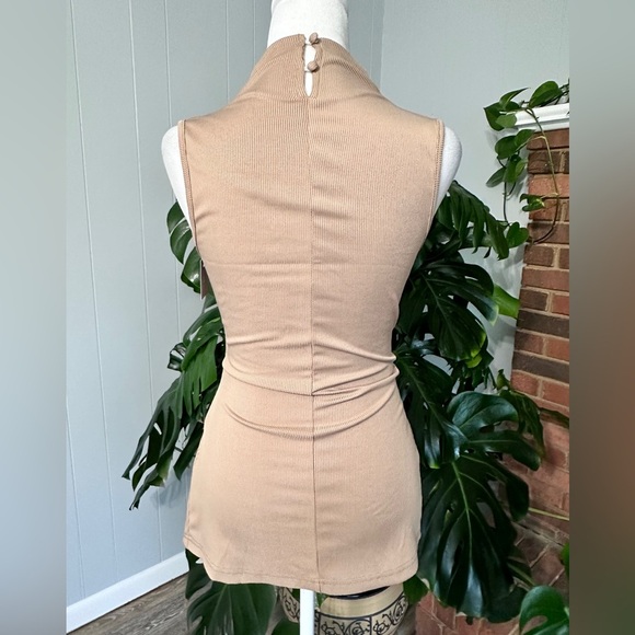 NEW Elegant Tan Sleeveless Top size 6 - Picture 2 of 7